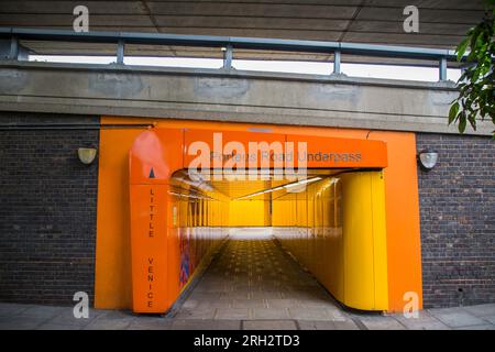 Passage souterrain de Porteus Road et Flyover de Paddington Basin, West London Banque D'Images