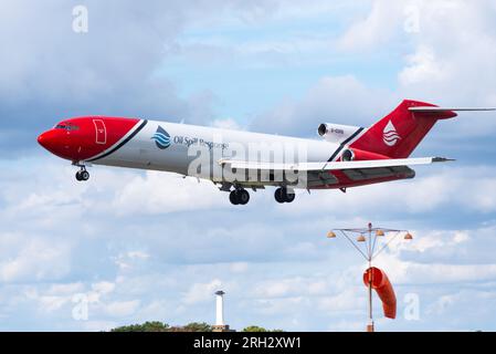 Aéroport de Londres Southend, Essex, Royaume-Uni. 13 août 2023. Boeing 727 avion de série G-OSRB a atterri à l'aéroport d'Essex après avoir été en attente lors du transfert de pétrole du pétrolier FSO Safer au large des côtes du Yémen. L'avion de ligne converti a été stationné à l'aéroport de Djibouti pendant toute la durée de l'opération qui a vu plus d'un million de barils de pétrole transférés du pétrolier à un navire de récupération. Le 727 est exploité par 2WRAviation pour le compte de OSR et est équipé d'équipements permettant de pulvériser des produits chimiques dispersants sur toute huile déversée pendant le transfert Banque D'Images