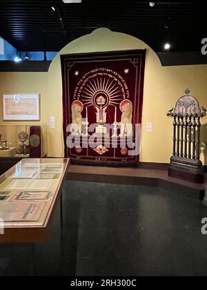 Amsterdam, pays-Bas. 6 août 2023. Divers objets anciens dans les expositions du Musée historique juif. Photo de haute qualité Banque D'Images