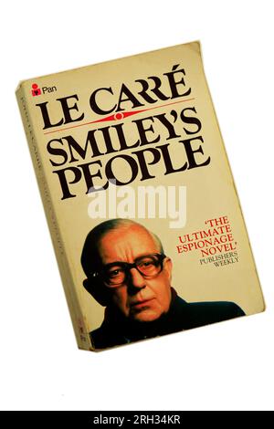 John le Carre - le peuple de Smiley. Livre, configuration Studio Banque D'Images