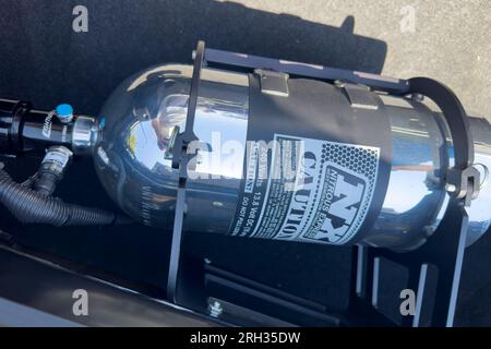 Little Elm, Texas - 11 juin 2023 : protoxyde d'azote dans une voiture de rallye. Banque D'Images