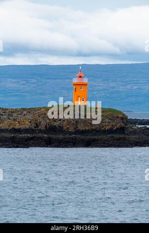 Phare de Klofningur, dans la baie de Breidafjordur près de l'île de Flatey, Islande Banque D'Images