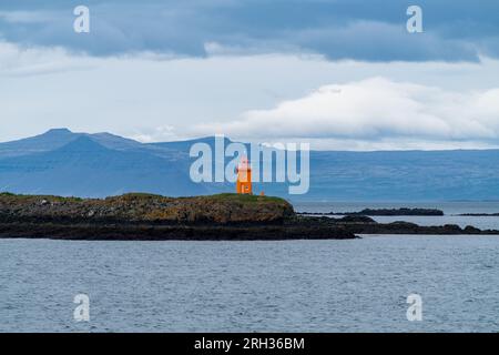 Phare de Klofningur, dans la baie de Breidafjordur près de l'île de Flatey, Islande Banque D'Images