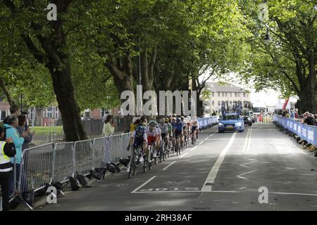 Glasgow, Écosse, Royaume-Uni. 13 août 2023. Glasgow, Écosse, Royaume-Uni. Les Championnats du monde cycliste UCI se sont terminés par la Women Elite Road Race, qui a débuté au Loch Lomond et s'est terminée par six tours dans les rues de Glasgow. Crédit : Elizabeth Leyden/Alamy Live News Banque D'Images