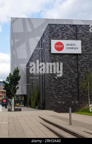 Southampton, Royaume-Uni - 6 août 2023:- l'Université Solent située à Southampton Banque D'Images