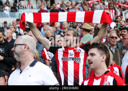 Brentford le dimanche 20 août 2023. Un fan de Brentford lors du match de Premier League entre Brentford et Tottenham Hotspur au Gtech Community Stadium, Brentford le dimanche 20 août 2023. (Photo : Tom West | MI News) crédit : MI News & Sport / Alamy Live News Banque D'Images