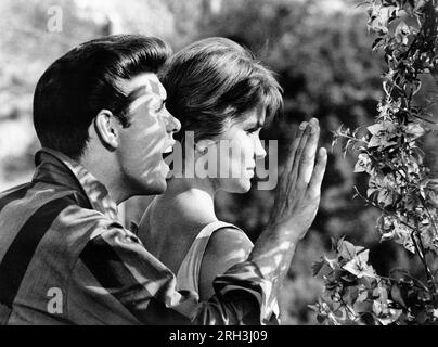 Cliff Richard, Lauri Peters, sur le tournage du film britannique, 'vacances d'été', Warner Pathe, AIP, 1963 Banque D'Images