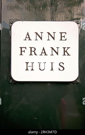 Plaque écrite dans la porte d'entrée de la Maison Anne Frank à Prinsengracht 263, Amsterdam, pays-Bas Banque D'Images