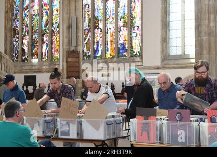 Salon des disques dans la nef de Hull Minster, anciennement Holy Trinity, dans l'East Yorkshire, Royaume-Uni Banque D'Images