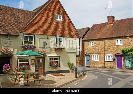 Pub anglais traditionnel 'The Samuel Palmer' dans le village Kent de Shoreham. Banque D'Images