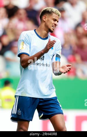 Essen, Deutschland, DFB-Pokal, 1. Runde Rot Weiss Essen-Hamburger SV 3-4 N.V. Am 13.08.2023 im Stadion an der Hafenstrasse in Essen Robert GLATZEL (HSV) photo : Norbert Schmidt, Duesseldorf Banque D'Images