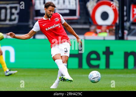 ALKMAAR, PAYS-BAS - AOÛT 13 : Pantelis Hatzidiakos (AZ Alkmaar) lors du match d'Eredivisie entre AZ Alkmaar et Go Ahead Eagles au stade AFAS sur A. Banque D'Images