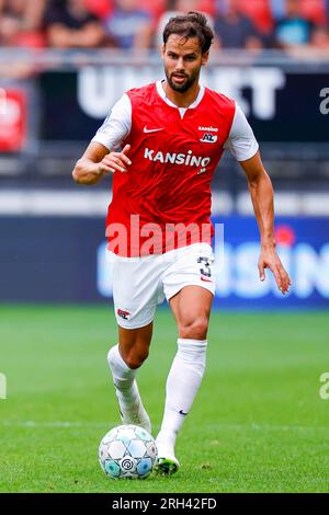 ALKMAAR, PAYS-BAS - AOÛT 13 : Pantelis Hatzidiakos (AZ Alkmaar) lors du match d'Eredivisie entre AZ Alkmaar et Go Ahead Eagles au stade AFAS sur A. Banque D'Images