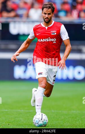 ALKMAAR, PAYS-BAS - AOÛT 13 : Pantelis Hatzidiakos (AZ Alkmaar) lors du match d'Eredivisie entre AZ Alkmaar et Go Ahead Eagles au stade AFAS sur A. Banque D'Images