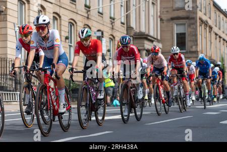 Glasgow, Écosse, Royaume-Uni. 13 août 2023. Championnats du monde UCI - la Belge Lotte Kopecky remporte la Women's Elite Road Race Road Race du Loch Lomond à Glasgow, se terminant par 6 tours du circuit du centre-ville. Crédit R.Gass/Alamy Live News Banque D'Images