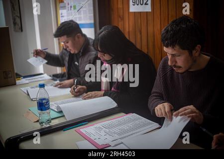 Buenos Aires, Buenos Aires, Argentine. 13 août 2023. L'élection présidentielle Argentine n'aura lieu qu'en octobre 22, mais les électeurs ont l'occasion de donner une indication précoce de leurs préférences lors de la primaire présidentielle, connue sous le nom de PASO. PASO signifie primaires ouvertes, simultanées et obligatoires. (Image de crédit : © Daniella Fernandez Realin/ZUMA Press Wire) USAGE ÉDITORIAL SEULEMENT! Non destiné à UN USAGE commercial ! Banque D'Images