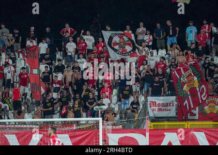 Monza, Italie. 13 août 2023. Supporters de l'AC Monza lors de la coupe d'Italie, Coppa Italia, match de football de 1e tour entre l'AC Monza et l'AC Reggiana 1919 le 13 août 2023 au stade U-Power de Monza, Italie - photo Morgese crédit : Alessio Morgese/E-Mage/Alamy Live News Banque D'Images