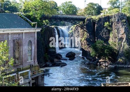 Paterson, New Jersey, États-Unis. 13 août 2023. Journée ensoleillée à Paterson Great Falls au parc national de Paterson. Crédit : Steve Mack/Alamy stock photo Banque D'Images