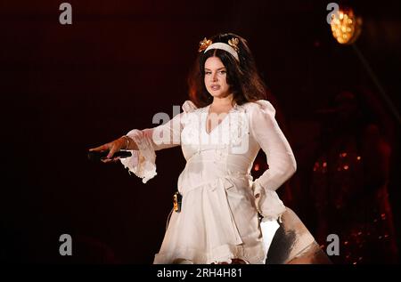 San Francisco, États-Unis. 12 août 2023. Lana Del Rey se produit pendant le jour 2 du Outside Lands Music Festival le samedi 12 août 2023 à San Francisco, en Californie. Crédit : Imagespace/Alamy Live News Banque D'Images