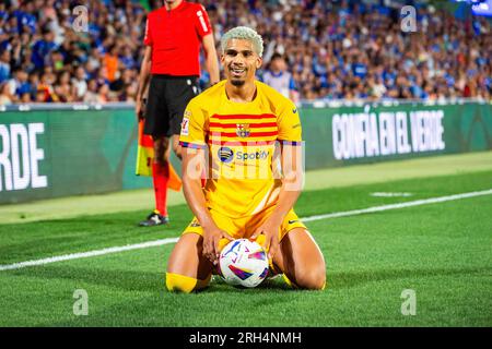 Getafe, Espagne. 13 août 2023. Ronald Araujo (Barcelone) vu lors du match de football LaLiga EA Sports entre Getafe et Barcelone joué au Coliseum Alfonso Perez Stadium. (Score final ; Getafe 0:0 Barcelone) crédit : SOPA Images Limited/Alamy Live News Banque D'Images