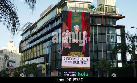 Los Angeles, Californie, USA 12 août 2023 Selena Gomez, Steve Martin et Martin Short Only Murders in the Building Billboard at Pendry on Sunset Blvd le 12 août 2023 à Los Angeles, Californie, USA. Photo de Barry King/Alamy stock photo Banque D'Images