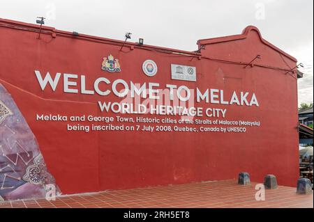 Le signe Bienvenue à Melaka à la rivière Malacca, Malacca, Malaisie Banque D'Images