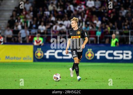 Bucarest, Roumanie. 10th, août 2023. Martin Frese (5) du FC Nordsjaelland vu lors du match de qualification de l'UEFA Conference League entre le FCSB et le FC Nordsjaelland au Stadionul Steaua à Bucarest. (Crédit photo : Gonzales photo - Dejan Obretkovic). Banque D'Images