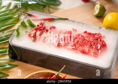 Bœuf wagyu japonais，bœuf japonais Kobe A5 sur glace pour hot pot, yakiniku, sukiyaki et shabu utilisé Banque D'Images