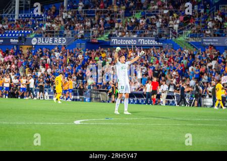 Getafe, Madrid, Espagne. 13 août 2023. David Soria (Getafe) à la fin du match de football LaLiga EA Sports entre Getafe et Barcelone joué au Coliseum Alfonso Perez Stadium le 13 août 2023 à Getafe, Espagne (image de crédit : © Alberto Gardin/ZUMA Press Wire) À USAGE ÉDITORIAL SEULEMENT! Non destiné à UN USAGE commercial ! Banque D'Images