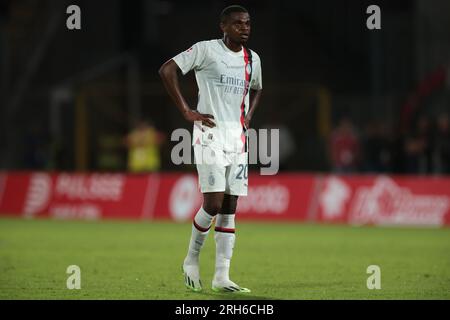 Monza, Italie, 8 août 2023. Pierre Kalulu de l'AC Milan lors du match du Trofeo Silvio Berlusconi au stade U-Power de Monza. Le crédit photo devrait se lire : Jonathan Moscrop / Sportimage Banque D'Images