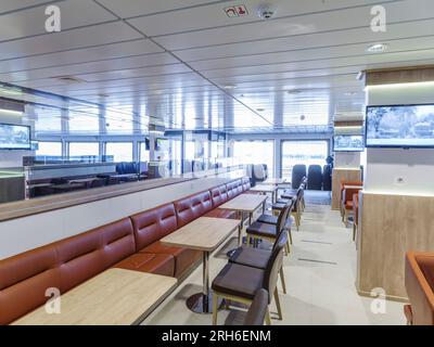 belle image de l'intérieur d'un navire de croisière/cargo/sous-marin/navire. y compris chaises et bureaux Banque D'Images