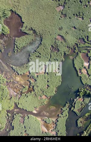 Documentation photographique aérienne des particularités du lac de Porta en Toscane Italie Banque D'Images