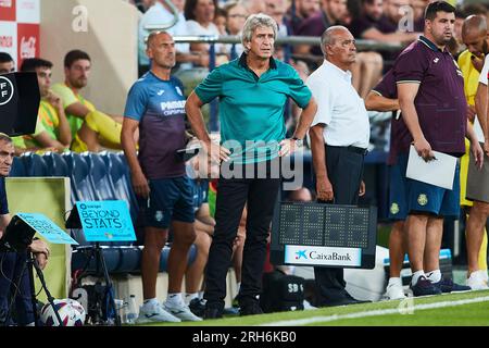 Manuel Pellegrini, entraîneur-chef du Real Betis Balompie, en action lors du match de LaLiga opposant Villarreal CF au Real Betis au Ceramica Stadium en août Banque D'Images