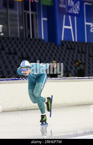 HERENVEEN - Triple champion du monde Jordan Stolz lors du premier entraînement sur glace de l'équipe complète AH Zaanlander à Thialf. ANP VINCENT JANNINK Banque D'Images