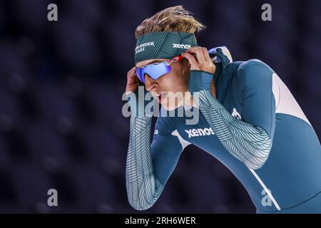 HERENVEEN - Triple champion du monde Jordan Stolz lors du premier entraînement sur glace de l'équipe complète AH Zaanlander à Thialf. ANP VINCENT JANNINK Banque D'Images