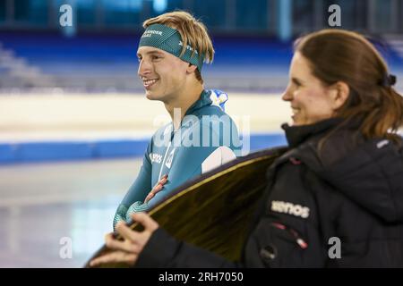 HERENVEEN - Triple champion du monde Jordan Stolz lors du premier entraînement sur glace de l'équipe complète AH Zaanlander à Thialf. ANP VINCENT JANNINK Banque D'Images
