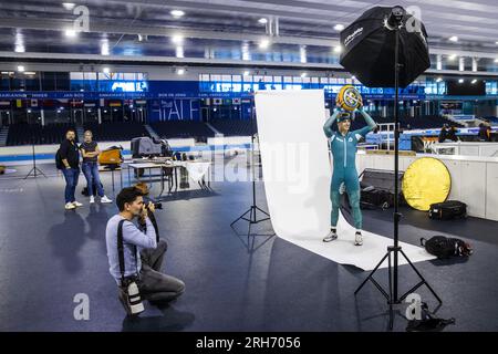 HERENVEEN - Triple champion du monde Jordan Stolz lors du premier entraînement sur glace de l'équipe complète AH Zaanlander à Thialf. ANP VINCENT JANNINK Banque D'Images