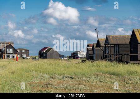 Cabanes de pêcheurs noirs près de la rivière Blyth dans le village Oft Walberswick, Suffolk, East Anglia, Angleterre, Royaume-Uni Banque D'Images