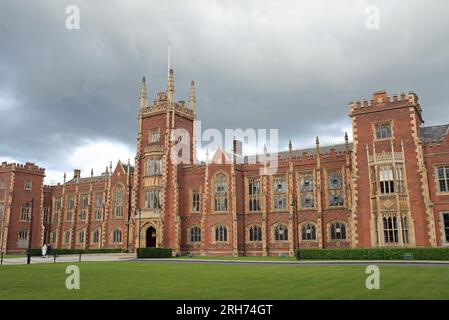 Le Lanyon Building sur le campus de l'Université Queens à Belfast Banque D'Images