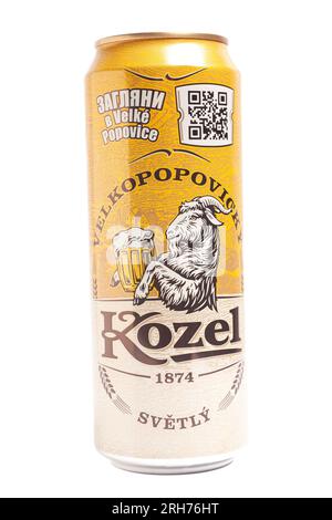 Moscou, Russie, 05 août 2023 : bière Velkopopovicky Kozel en canette. Banque D'Images