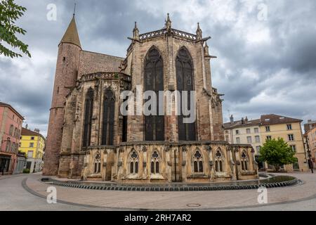 Belle vieille basilique nommée 'Basilica-Saint Maurice' dans la ville française d'Epinal dans la région des Vosges Banque D'Images