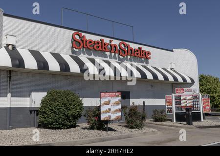 Noblesville - 13 août 2023 : chaîne de restaurants Steak 'n Shake fast casual. Steak 'n Shake est situé dans le Midwest et le sud des États-Unis Banque D'Images