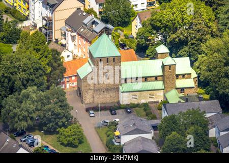 Vue aérienne, St. Église catholique Lucius, werden, Essen, région de la Ruhr, Rhénanie du Nord-Westphalie, Allemagne Banque D'Images