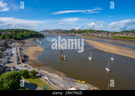 Vue sur la ville de Conwy vers Llandudno depuis le château de Conwy Banque D'Images