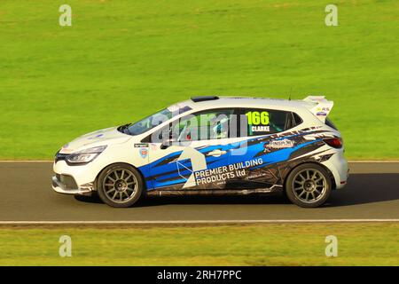 BRSCC WEEK-END DE COURSE ESTIVALE CADWELL PARK 2023 Banque D'Images