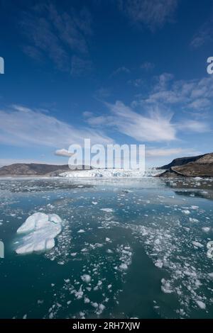 Groenland Ouest, baie de Baffin, Paul-Emile Victor, glacier EQI alias Eqip Sermia. Considéré comme le glacier le plus vêlant du Groenland. Banque D'Images