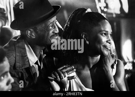 Sammy Davis, Jr., Suzzanne Douglas, sur le tournage du film, 'Tap', TriStar Pictures, 1989 Banque D'Images