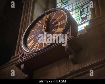 Horloge dans l'église de St Peter et St Wilfrid, Cathédrale, Liberty court House, Minster Rd, Ripon, Yorkshire du Nord, Angleterre, Royaume-Uni, HG4 1QT Banque D'Images