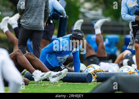 Los Angeles Chargers corner back Tiawan Mullen (42) s'étend pendant le camp d'entraînement au Jack Hammett Sports Complex, lundi 14 août 2023, à Costa Mesa, calif. (Louis Chen/image du sport) Banque D'Images