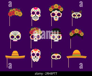Journée mexicaine des masques de cabine photo morte avec des accessoires. Masques de fête de vacances dia de los muertos. Crânes de sucre Calavera Vector, chapeau sombrero, couronnes de fleurs et tête de chat avec des détails complexes et vibrants Illustration de Vecteur